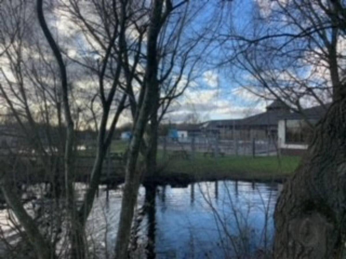 Captivating Bluebell Lodge 2-Bed Cotswolds Caravan Cirencester Esterno foto